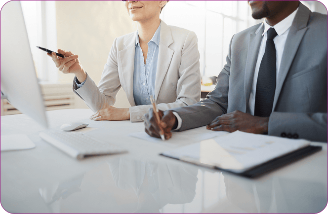 Reunião de consultadoria entre técnicos da Dualinfor e cliente